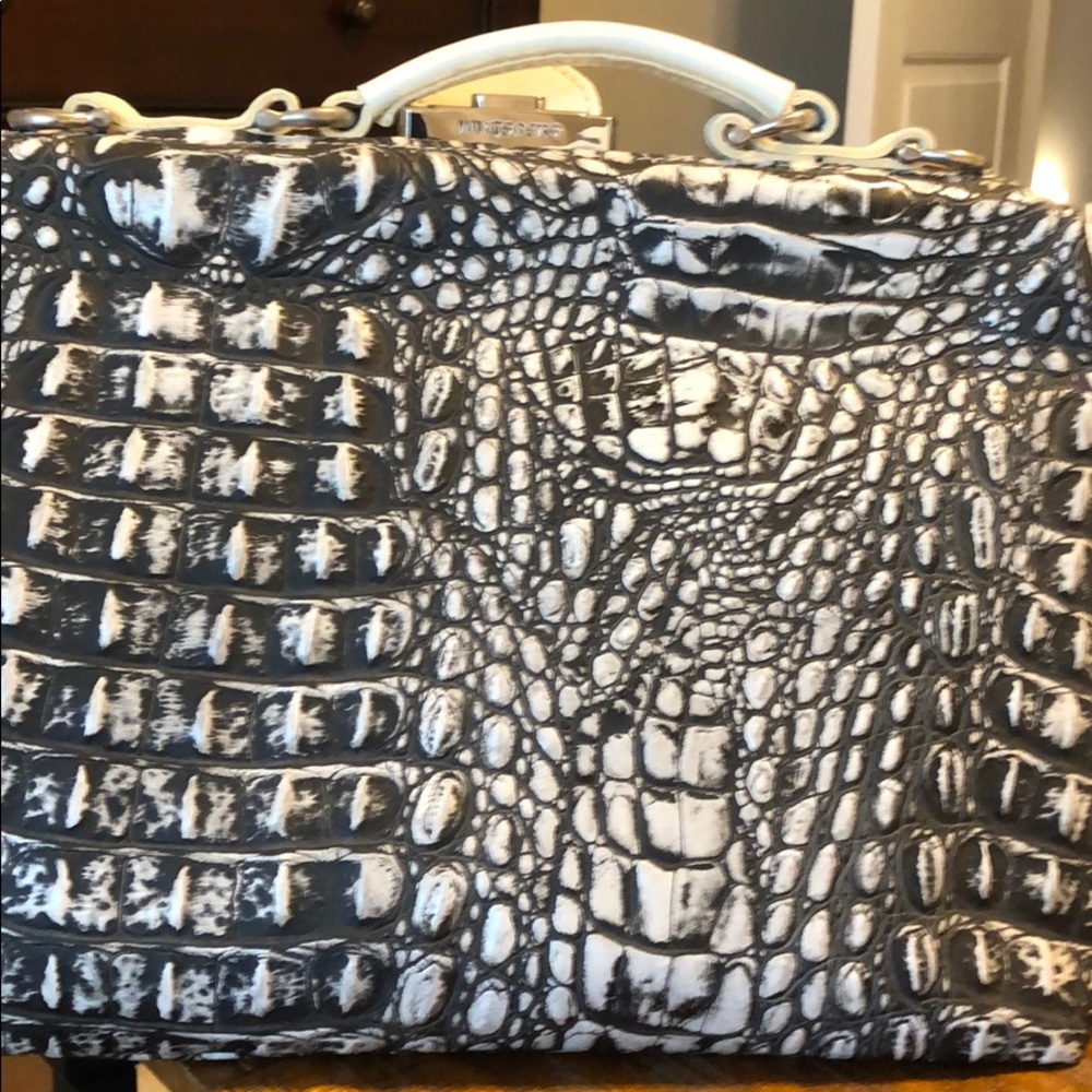 Cecile et Jeanne  Paris Trocadero winter white bag